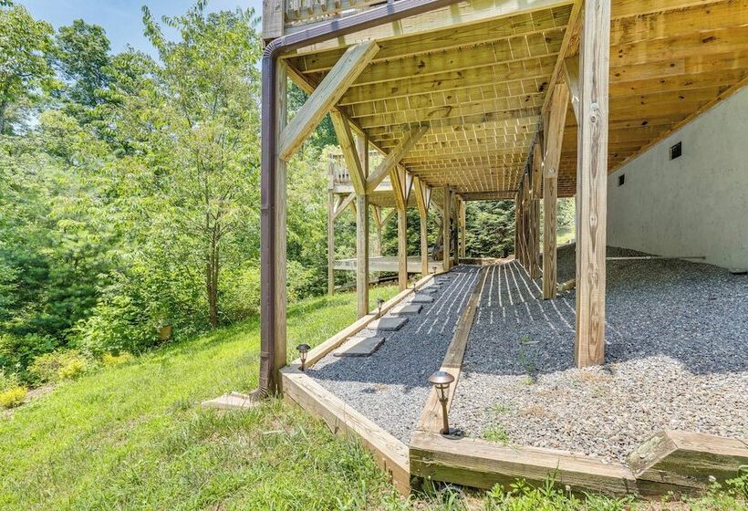 Peaceful Murphy Cabin W/ Fire Pits & Forest Views!