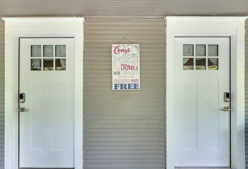 Pet Friendly Home, Near Hot Springs National Park!