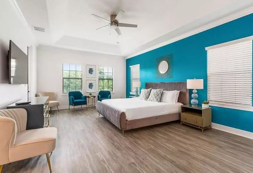 Residenssi Castle Pines Court Retreat