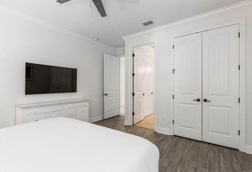 레지던스 Castle Pines Court Retreat