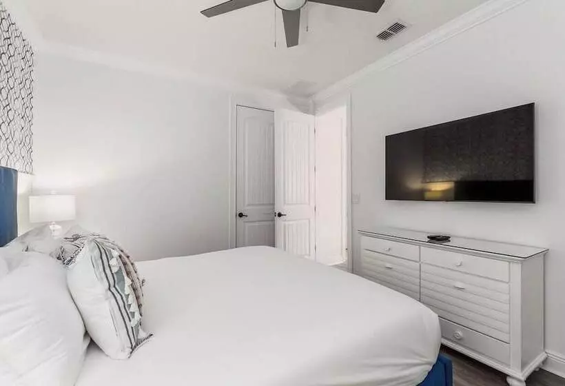 Residenssi Castle Pines Court Retreat