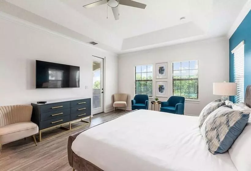 Residenssi Castle Pines Court Retreat