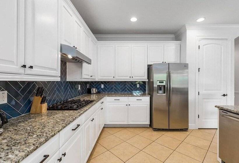 레지던스 Castle Pines Court Retreat