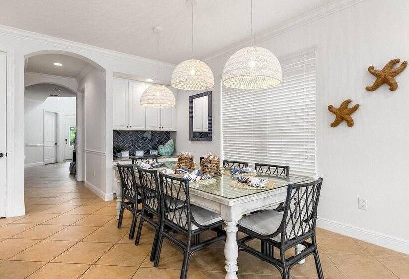 레지던스 Castle Pines Court Retreat