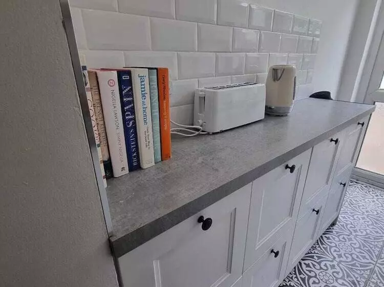 Residenssi Large 4 Bed Terraced House