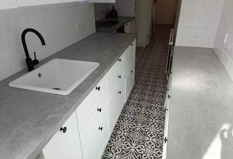 Residenssi Large 4 Bed Terraced House