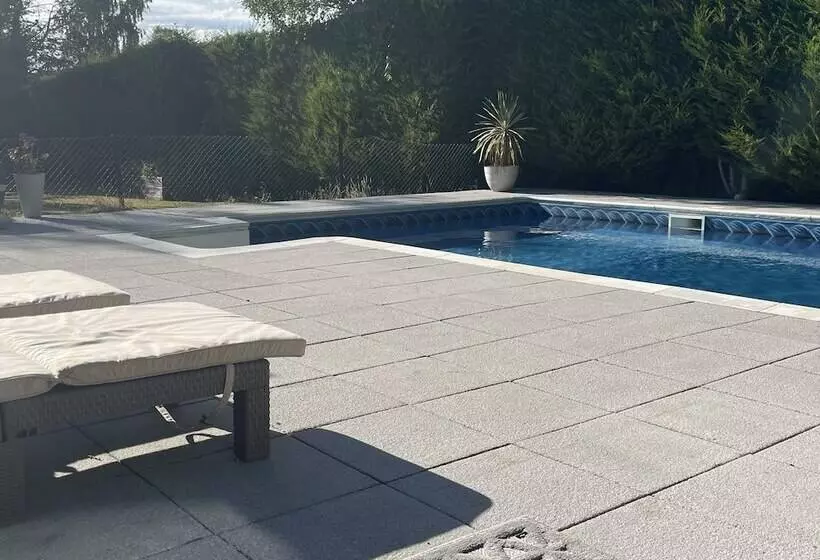 レジデンス Tranquil Retreat At Oak Lodge   Swimming Pool