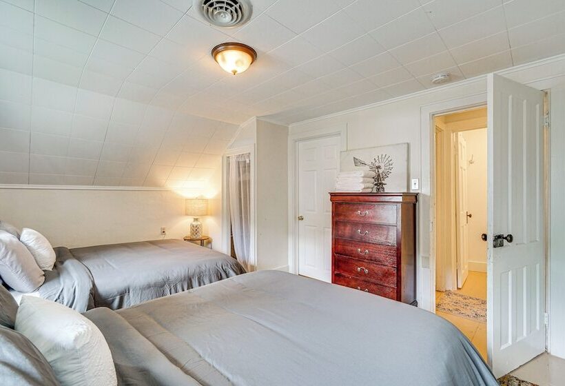 Saratoga Springs Home Near Downtown & Casino!