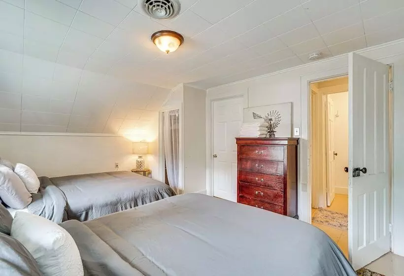 Saratoga Springs Home Near Downtown & Casino!