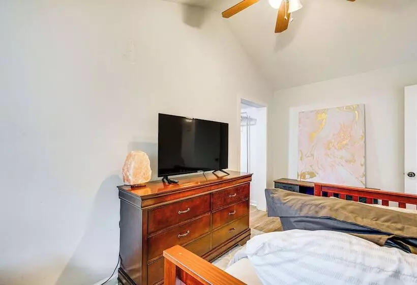 Saratoga Springs Home Near Downtown & Casino!