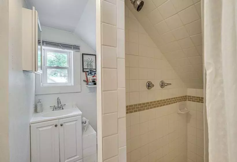 Saratoga Springs Home Near Downtown & Casino!