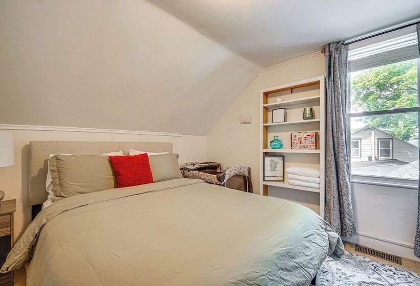 Saratoga Springs Home Near Downtown & Casino!