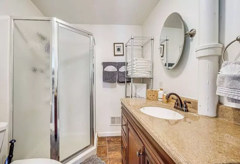 Saratoga Springs Home Near Downtown & Casino!
