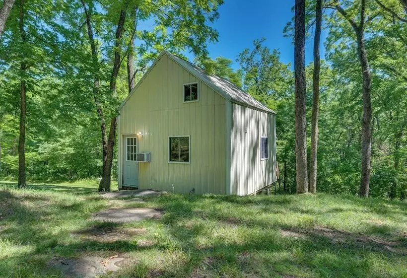 Secluded St Charles Cabin W/ Gas Grill + Fire Pit!