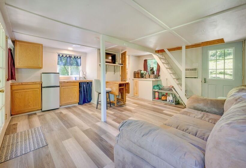 Secluded St Charles Cabin W/ Gas Grill + Fire Pit!