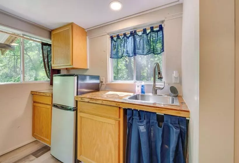 Secluded St Charles Cabin W/ Gas Grill + Fire Pit!