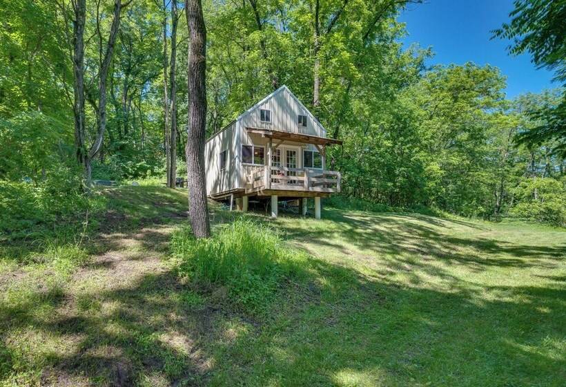Secluded St Charles Cabin W/ Gas Grill + Fire Pit!