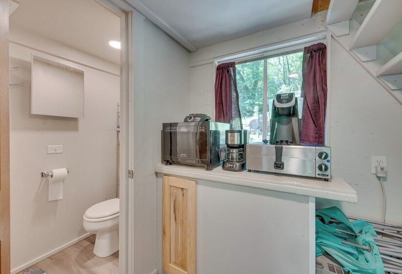 Secluded St Charles Cabin W/ Gas Grill + Fire Pit!