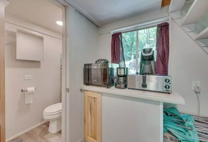 Secluded St Charles Cabin W/ Gas Grill + Fire Pit!