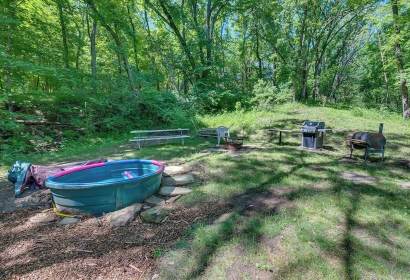 Secluded St Charles Cabin W/ Gas Grill + Fire Pit!