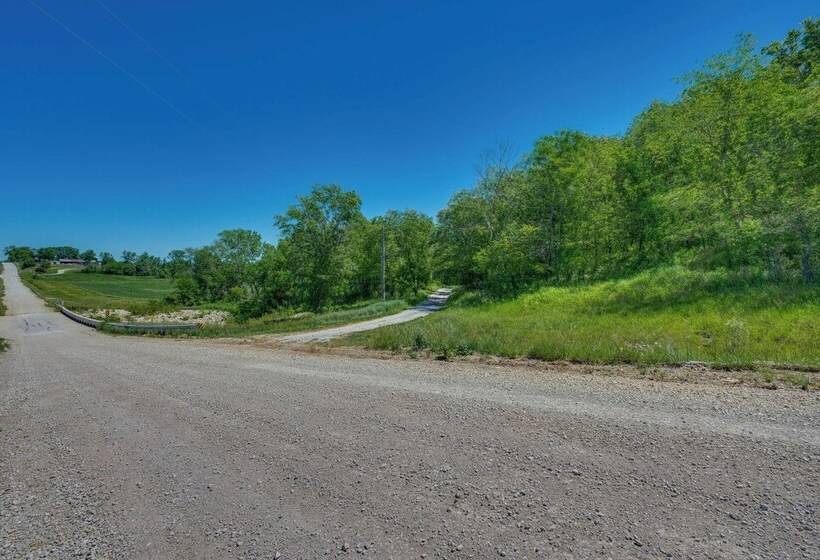 Secluded St Charles Cabin W/ Gas Grill + Fire Pit!