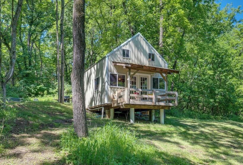 Secluded St Charles Cabin W/ Gas Grill + Fire Pit!