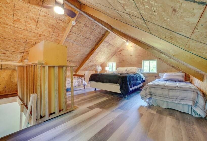 Secluded St Charles Cabin W/ Gas Grill + Fire Pit!