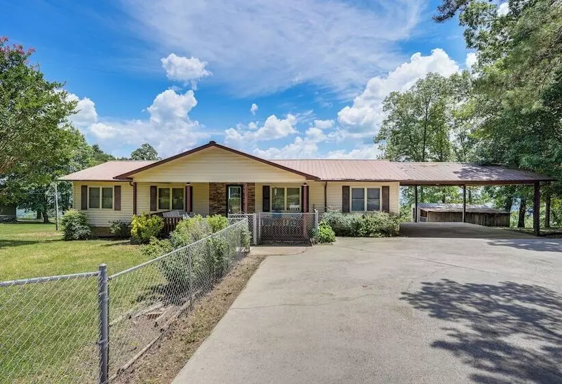 Serene Trenton Home W/ Pool & Mountain Views!