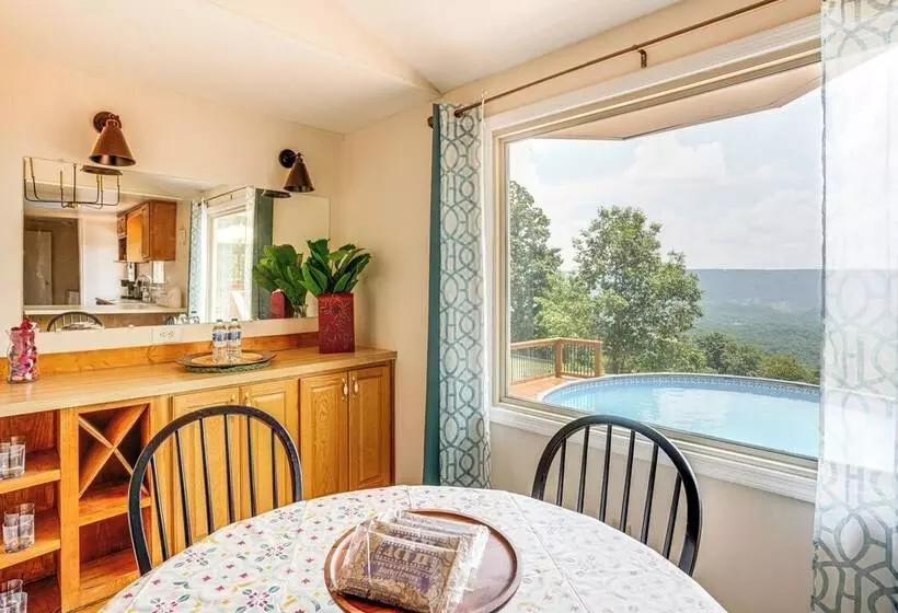 Serene Trenton Home W/ Pool & Mountain Views!