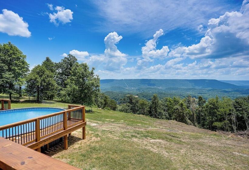 Serene Trenton Home W/ Pool & Mountain Views!