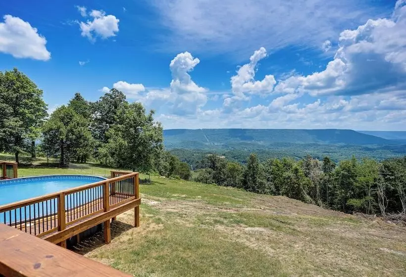 Serene Trenton Home W/ Pool & Mountain Views!