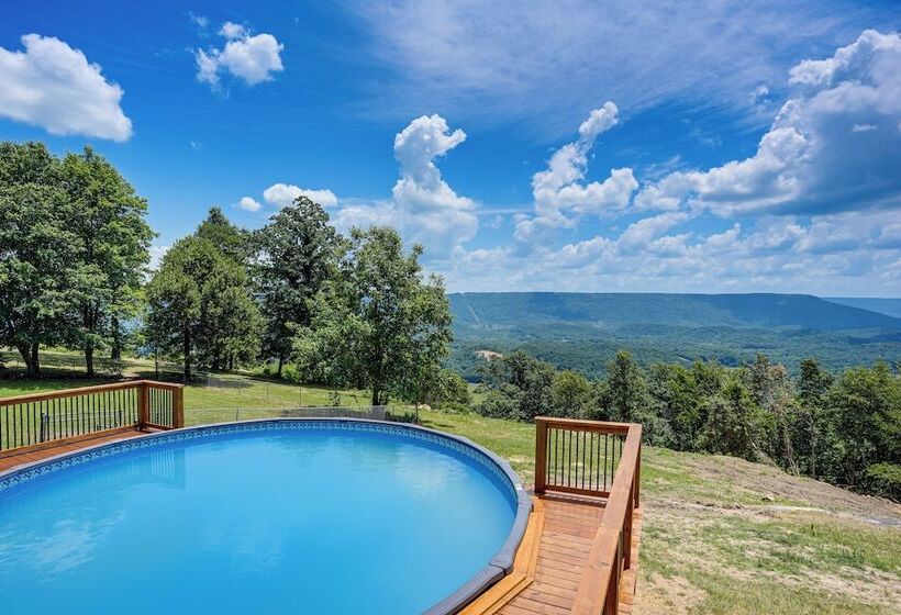 Serene Trenton Home W/ Pool & Mountain Views!