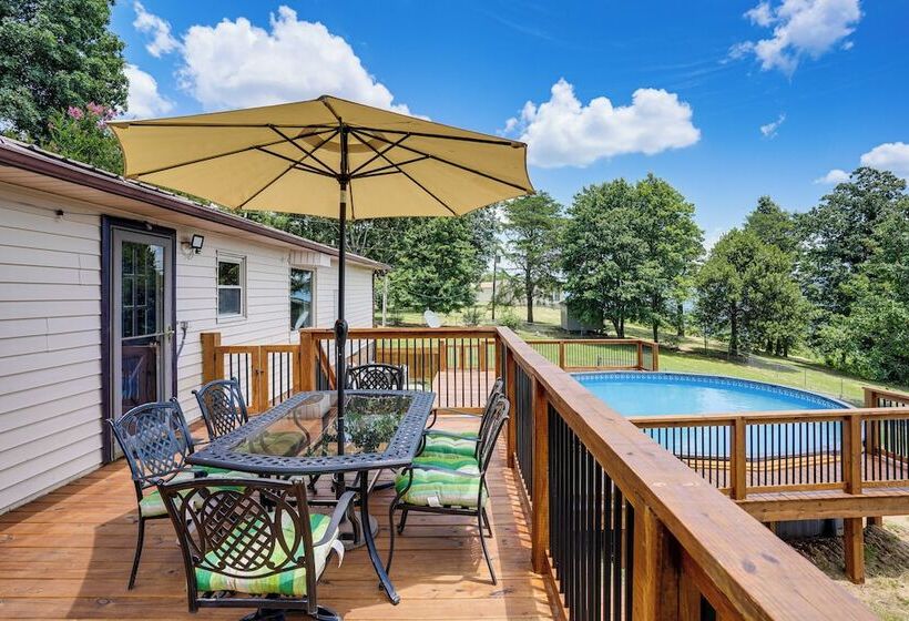Serene Trenton Home W/ Pool & Mountain Views!