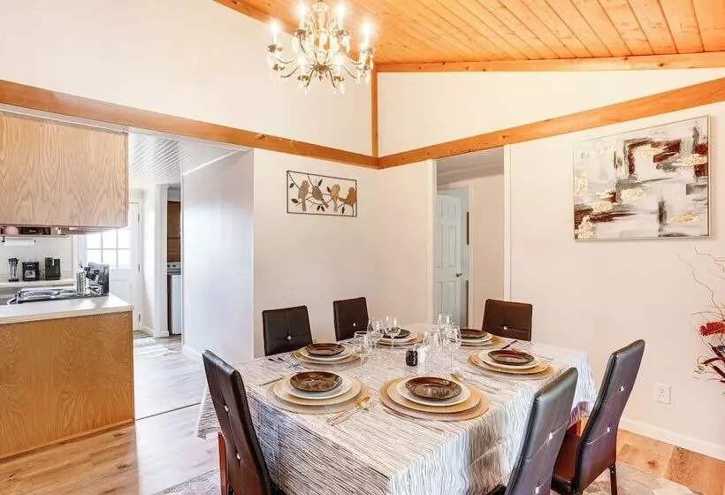 Serene Trenton Home W/ Pool & Mountain Views!