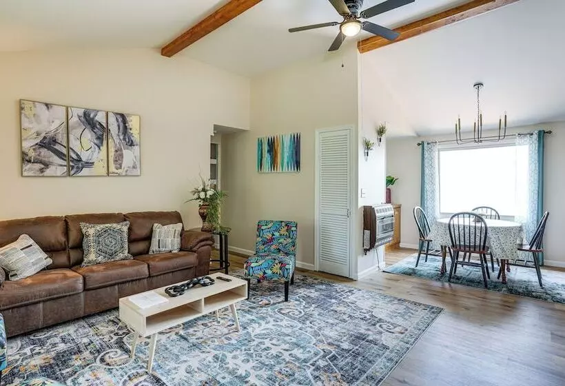 Serene Trenton Home W/ Pool & Mountain Views!