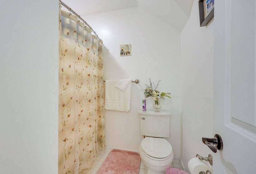 Porch & Fire Pit: Shawnee On Delaware Home!