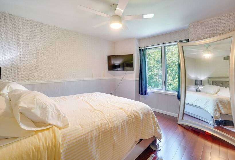 Porch & Fire Pit: Shawnee On Delaware Home!