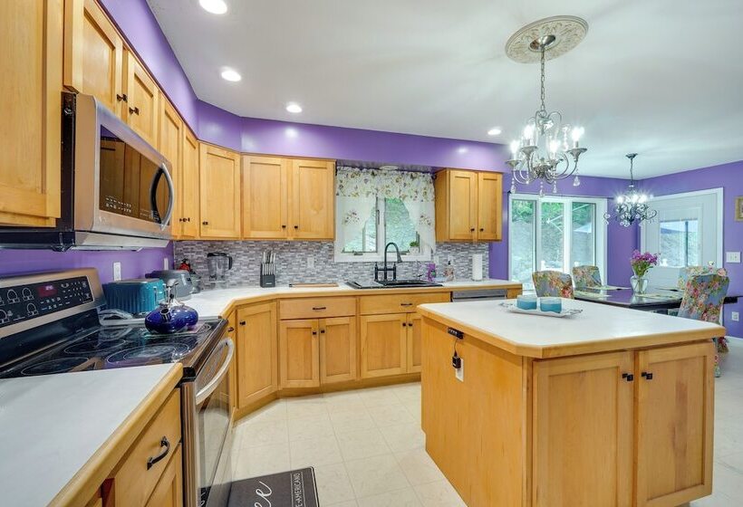 Porch & Fire Pit: Shawnee On Delaware Home!