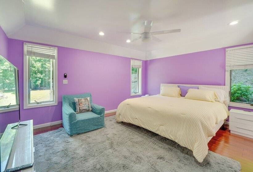 Porch & Fire Pit: Shawnee On Delaware Home!