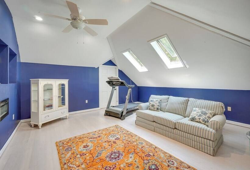 Porch & Fire Pit: Shawnee On Delaware Home!