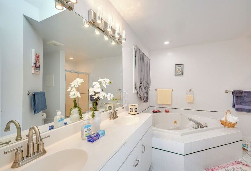 Porch & Fire Pit: Shawnee On Delaware Home!