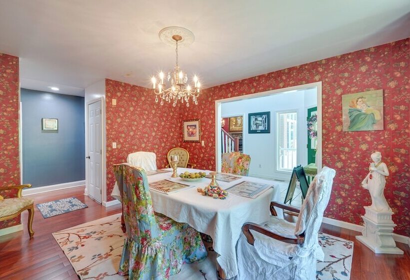 Porch & Fire Pit: Shawnee On Delaware Home!