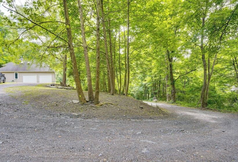 Porch & Fire Pit: Shawnee On Delaware Home!