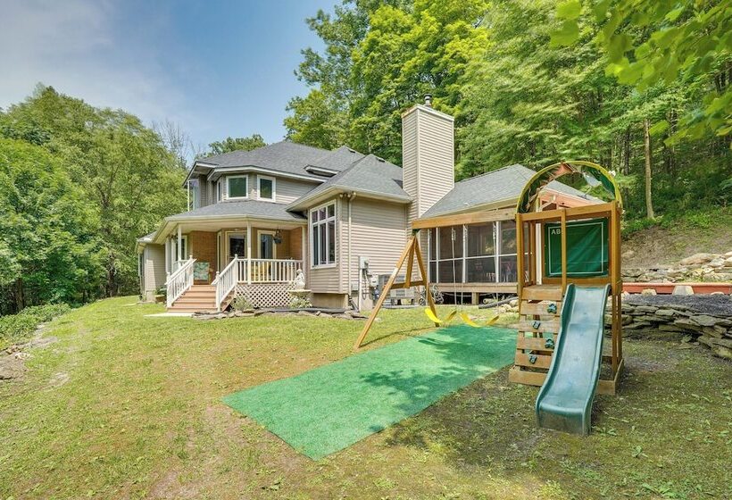 Porch & Fire Pit: Shawnee On Delaware Home!