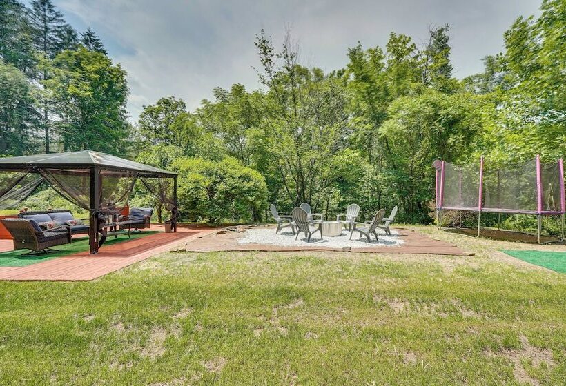 Porch & Fire Pit: Shawnee On Delaware Home!