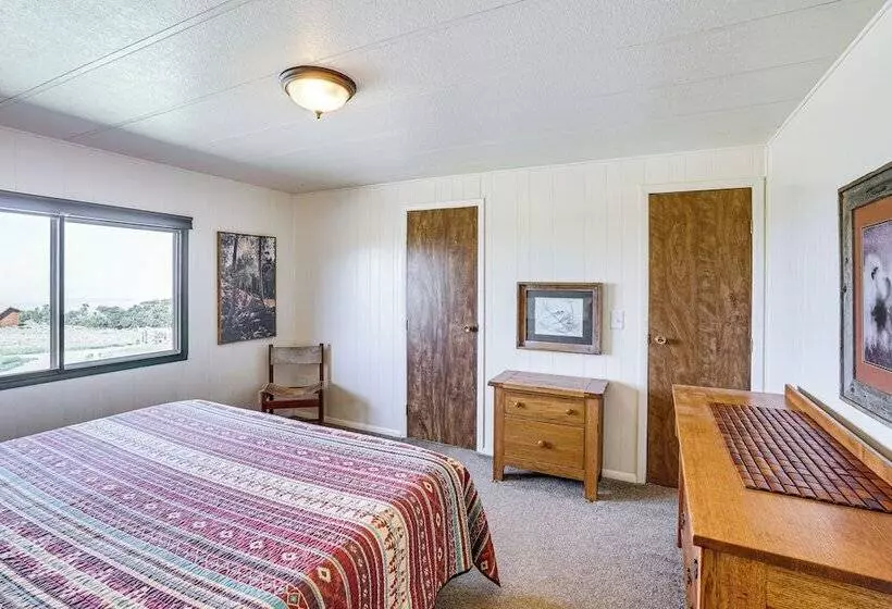 Sunset Cabin Near Moab W/ Stunning Views!