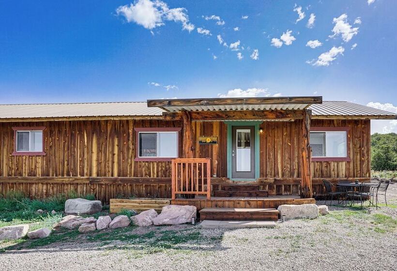 Sunset Cabin Near Moab W/ Stunning Views!