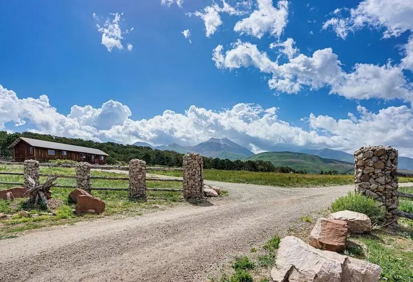 Sunset Cabin Near Moab W/ Stunning Views!