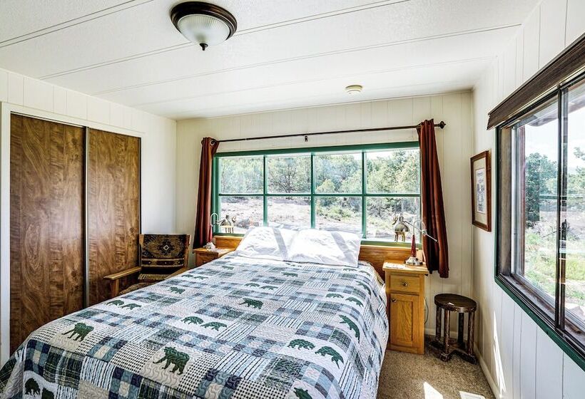 Sunset Cabin Near Moab W/ Stunning Views!