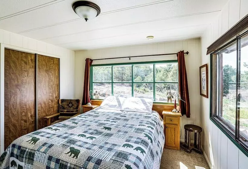 Sunset Cabin Near Moab W/ Stunning Views!